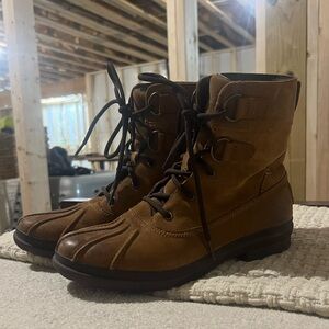 Uggs Weather Boots, Size 8, Tan Suede.